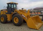Фронтальный колесный погрузчик LW500F